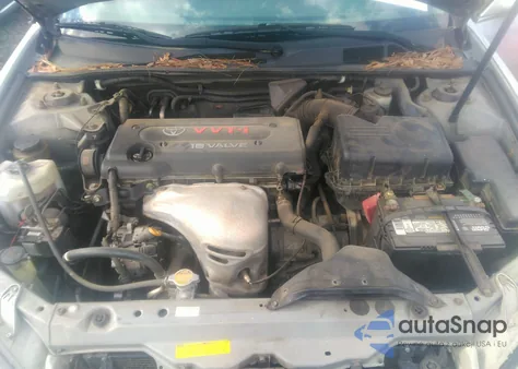 2004 Toyota Camry Le z USA, uszkodzony, nr VIN 4T1BE32K54U809675